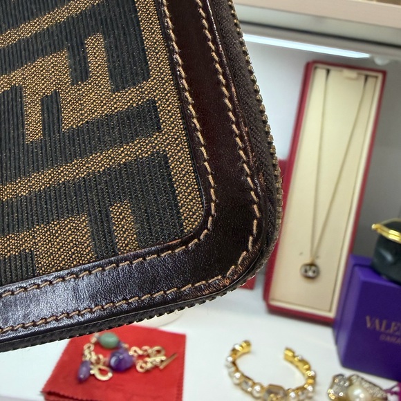 Fendi Zucca zippy wallet - Picture 4 of 12